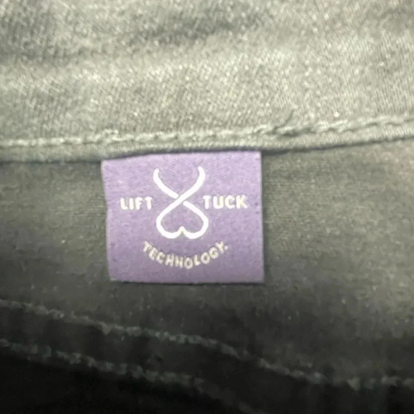 NYDJ Black Bootcut Lift Tuck Size 8P - Picture 8 of 9